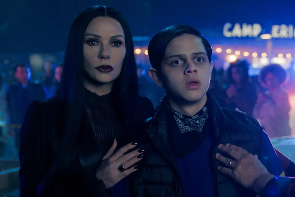 مورتیشیا آدامز (با بازی کاترین زتا-جونز)