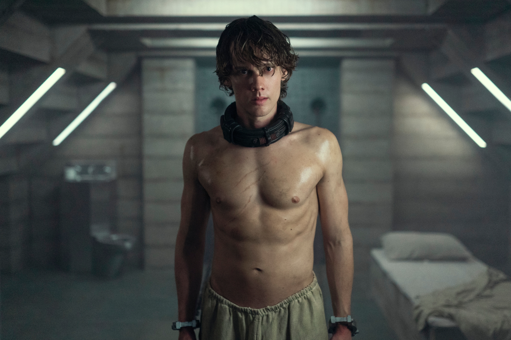 تایلر (با بازی هانتر دوهان)