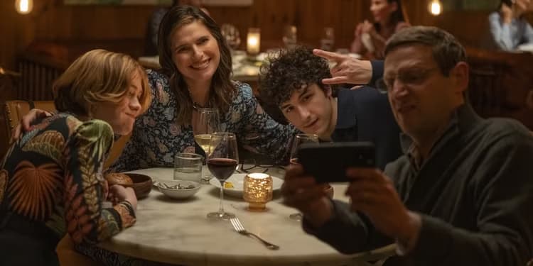 بررسی سریال The Chair Company